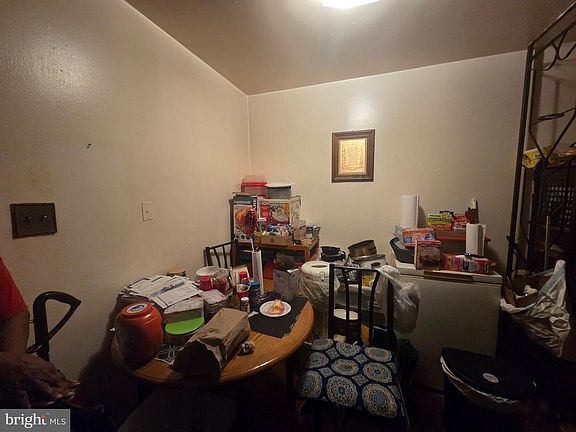 4th image of 633 Homestead Rd