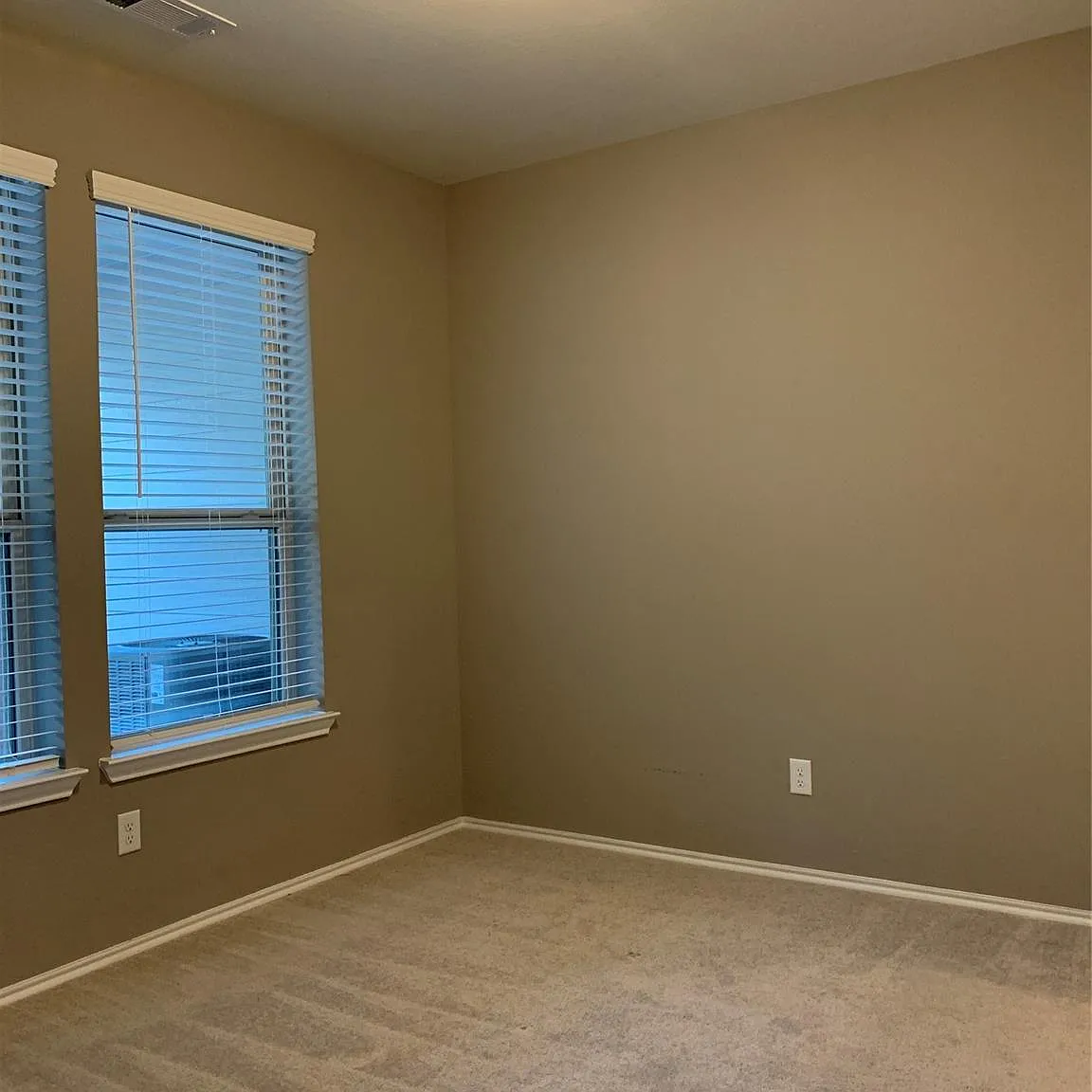 4 bed, 3.5 bath, 2420 sqft, $3,350 — Photo 4