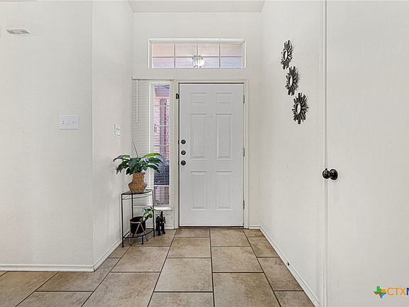 4th image of 2005 Ledgestone Dr