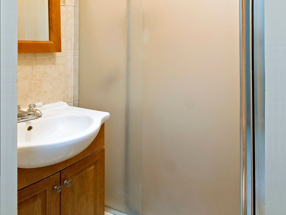 2nd image of 1571 York Ave APT 4N