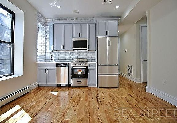 2nd image of 1576 Lincoln Pl #2RR