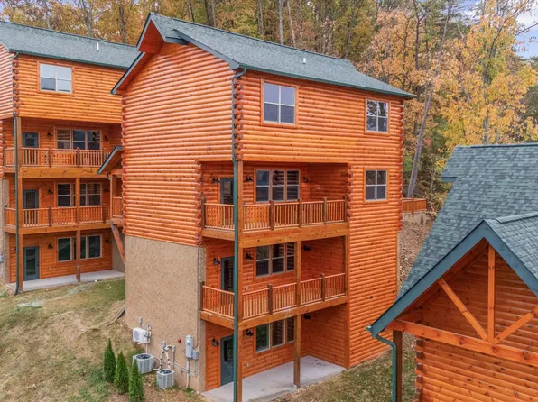 2030 Bear Creek Way, Sevierville, TN 37862