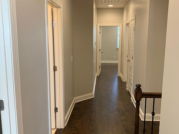 5th image of 1504 Channing Dr