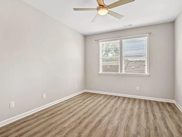506 Aronia — Photo 24