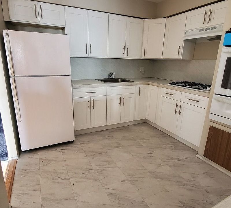 1st image of 1049 E 80th St Floor 1