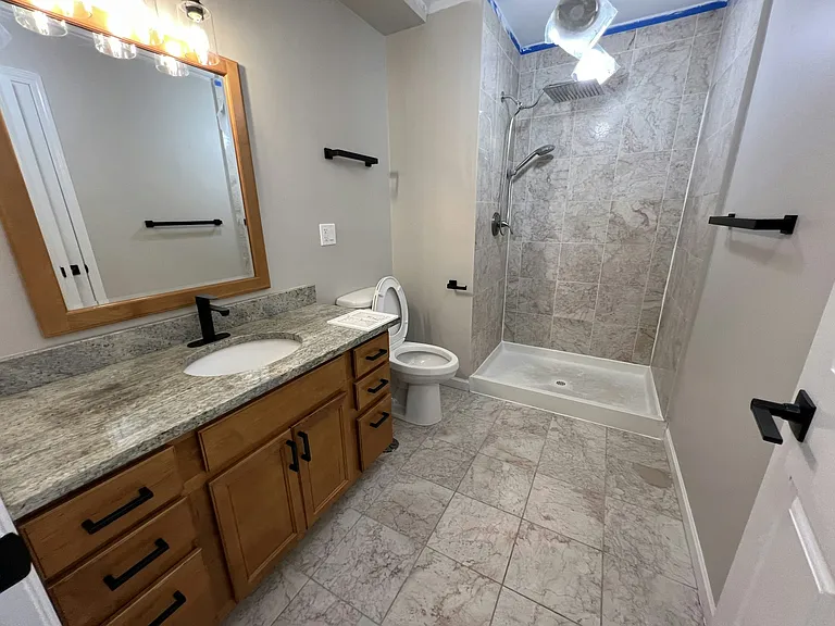 Lower Level Full Bath