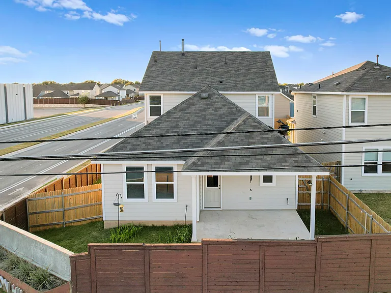 15701 Oglethorpe Dr #100 — Photo 31
