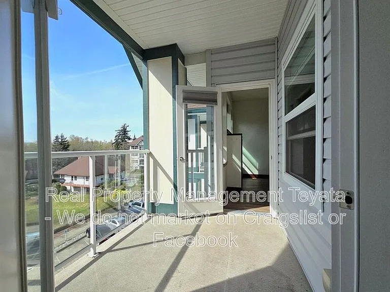 259 W Bakerview Rd #C401 — Photo 4
