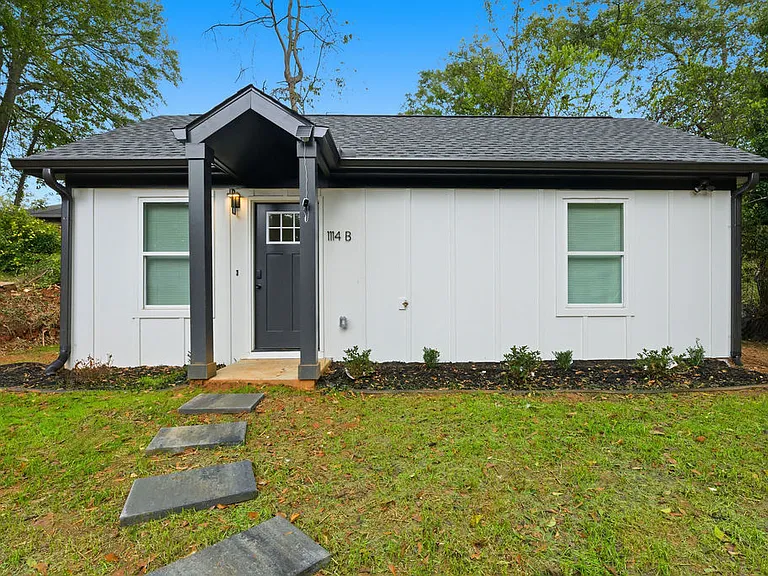 1114 Oakland Dr SW #B — Photo 8