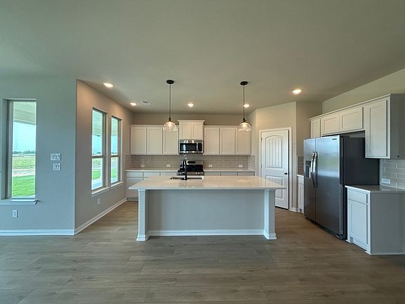 3rd image of 112 Aurora Ave