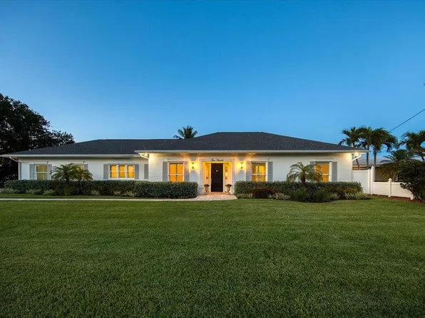 300 Harbor Dr, Indian Rocks Beach, FL 33785