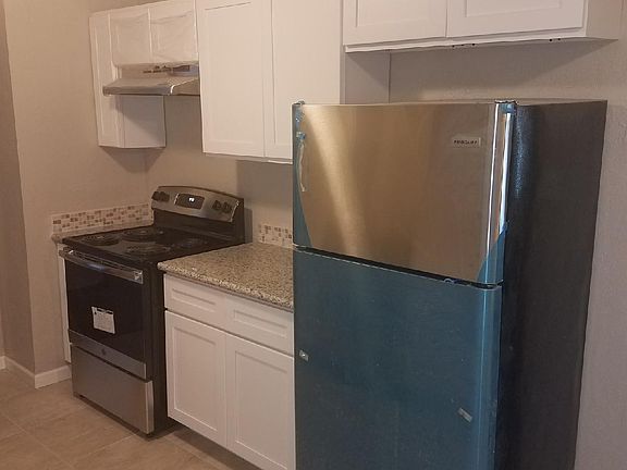 Kitchen (3rd angle)