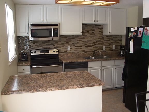 3rd image of 685 Nova Dr