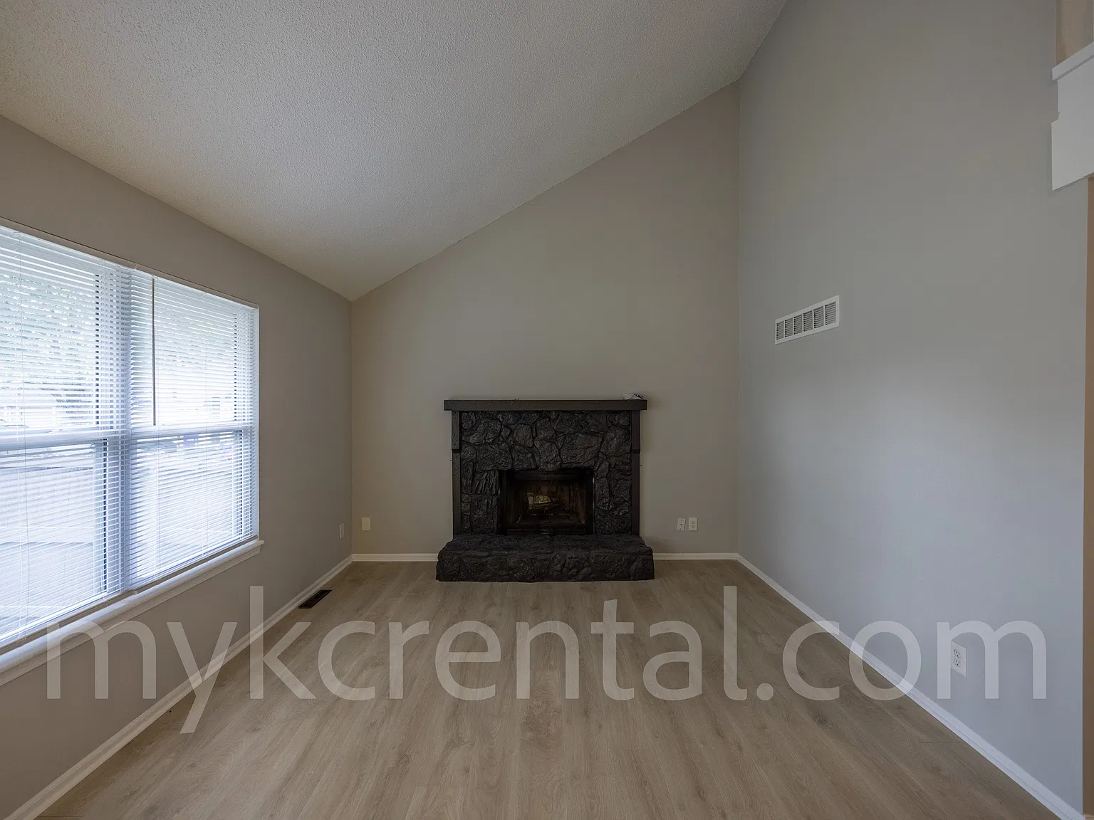 3 bed, 1500 sqft, $1,850 — Photo 3
