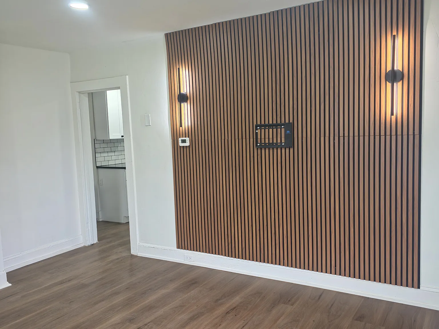 4 bed, 950 sqft, $3,400 — Photo 4