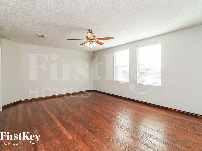 3900 Golden Horn Ln — Photo 10