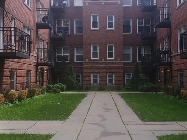2105 E 67th St APT 208, Chicago, IL 60649