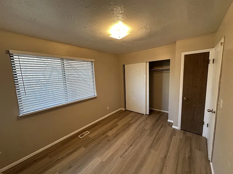460 Elm St #4 — Photo 4