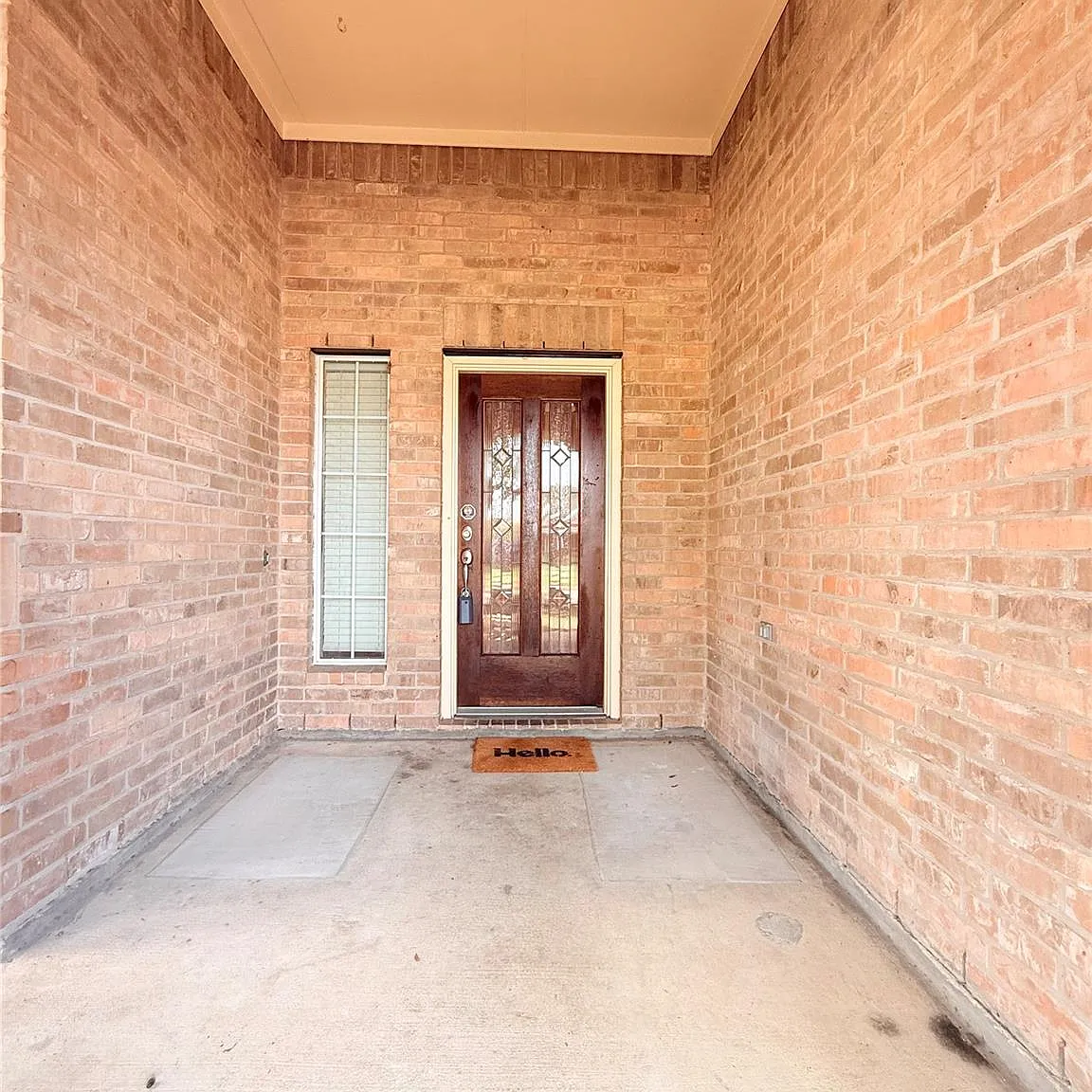 3 bed, 2451 sqft, $2,300 — Photo 2