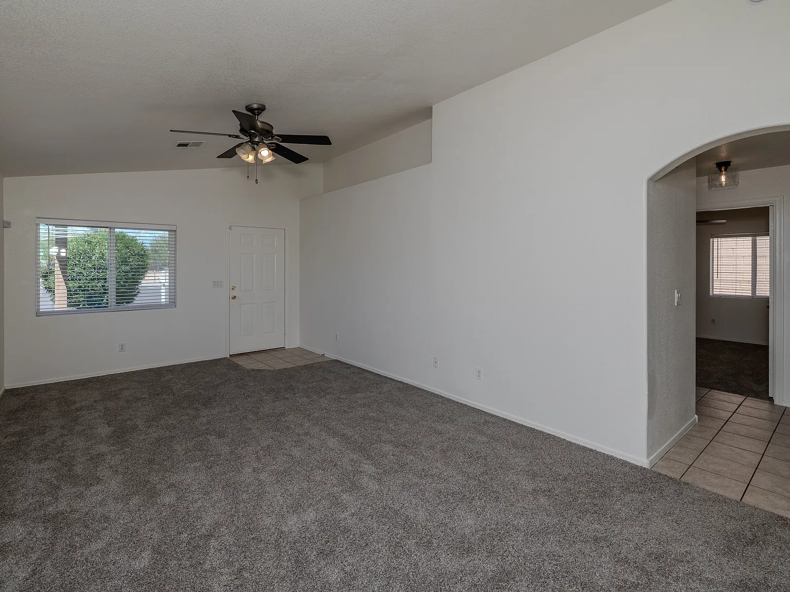 3 bed, 1263 sqft, $2,395 — Photo 3
