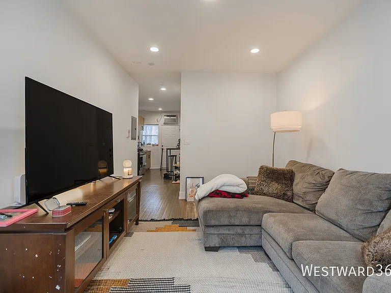 6207 N Glenwood Ave #2 — Photo 3