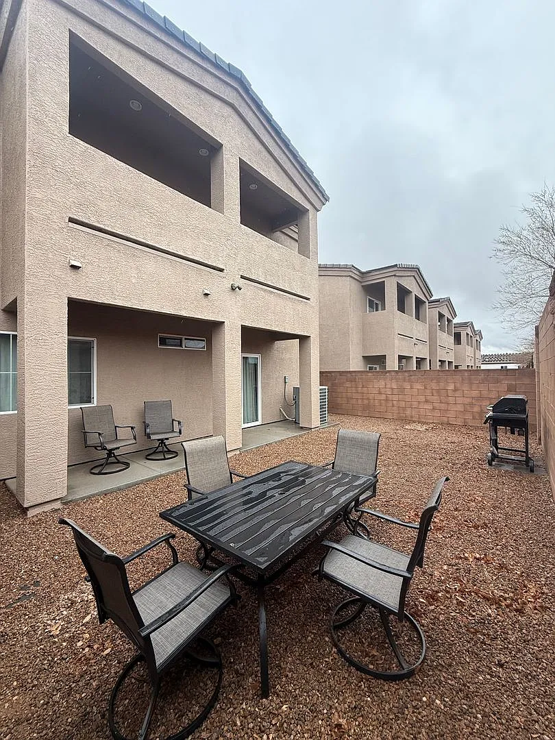 Building Photo - 3289 Tierra Del Sol Dr