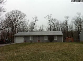 424 Sleepy Hollow Dr, Leetonia, OH 44431