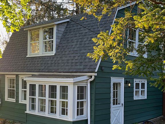 Cottage - front entry