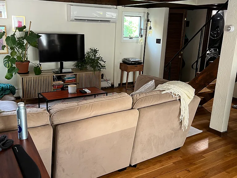 11 Watson St #WHOLE HOUSE — Photo 22