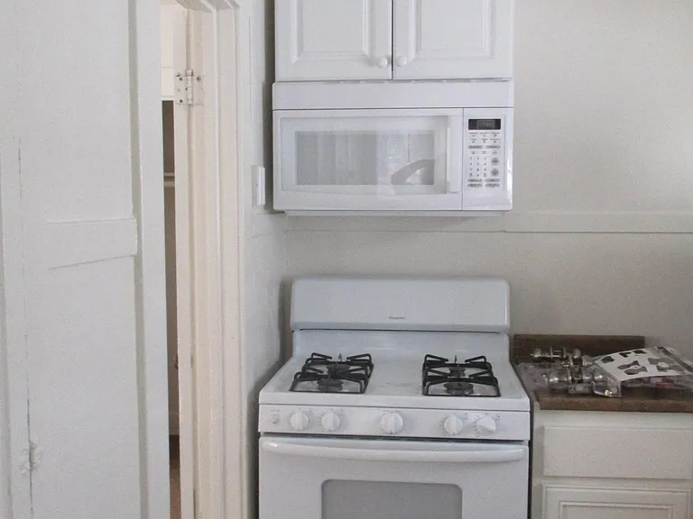 223 G St #B — Photo 2