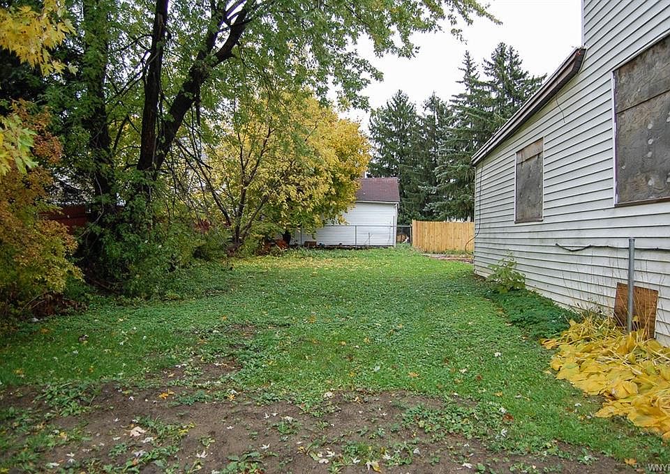 2nd image of 31 E End Ave