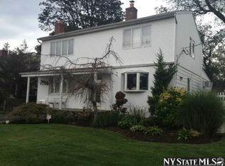 121 Casino St, Freeport, NY 11520