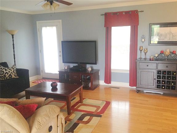 5th image of 124 Iveys Meadow Ct