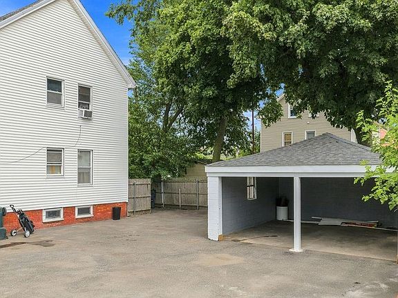 4th image of 16 Deborah St