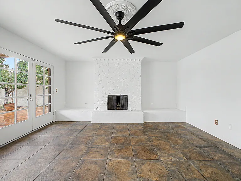 15837 N 47th Pl — Photo 19
