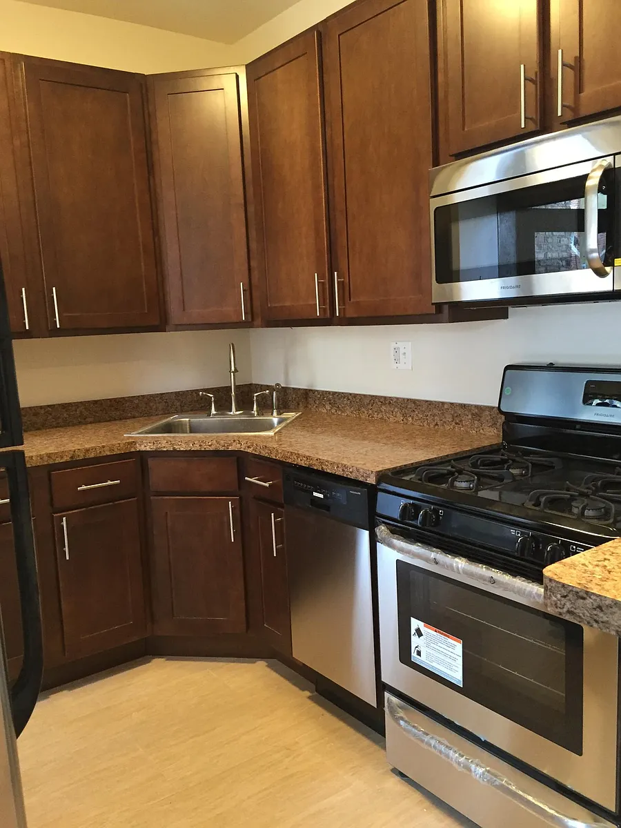 Building Photo - 3161 N Hudson Ave #G3