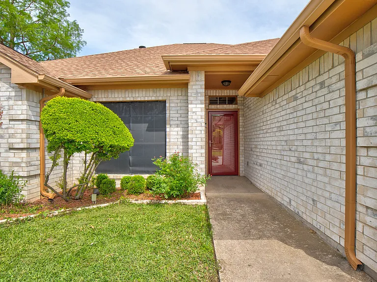 3912 Blue Pond Cir — Photo 3