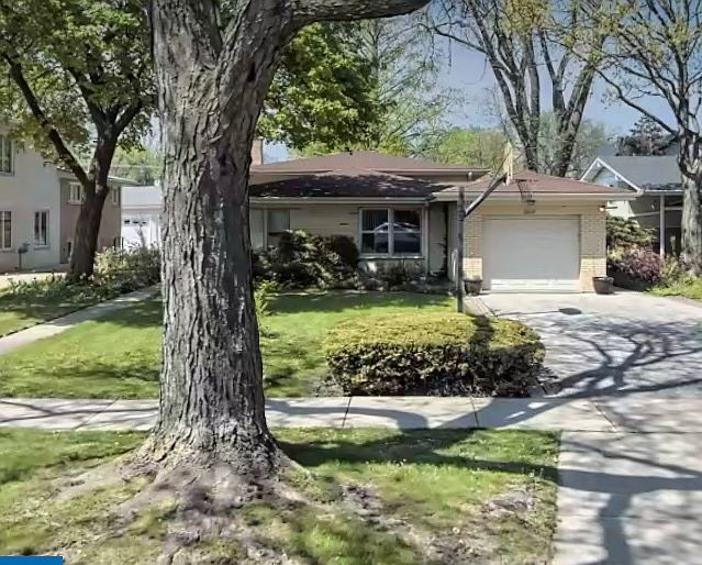 1st image of 2606 Wilmette Ave