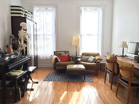 Rented by Realty Collective | media 18