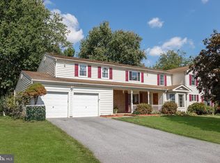 8 Beau Mondes Ct, Reisterstown, MD 21136