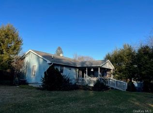 19 Circle Dr, Pawling, NY 12564