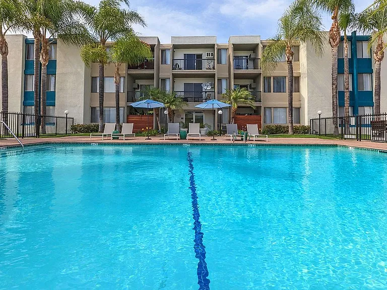 Azul Apartments — Photo 2