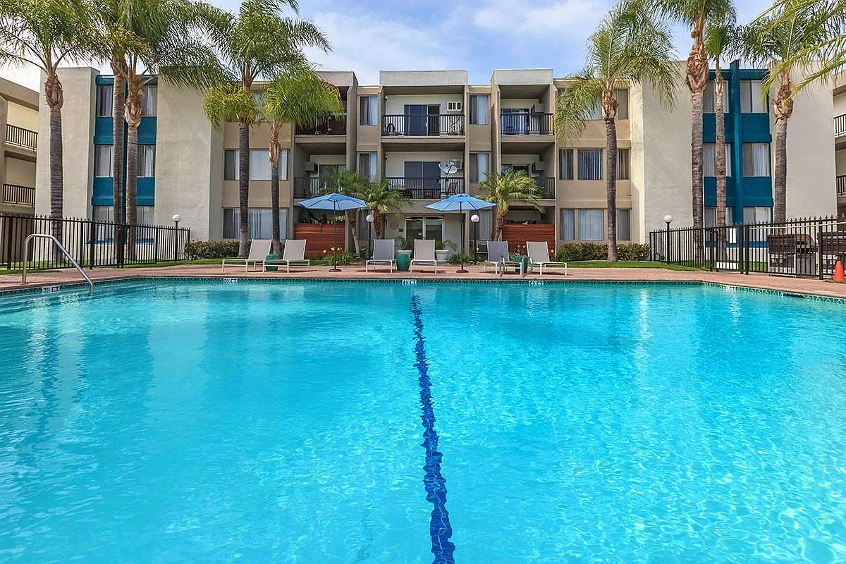 Building Photo - Azul Apartments