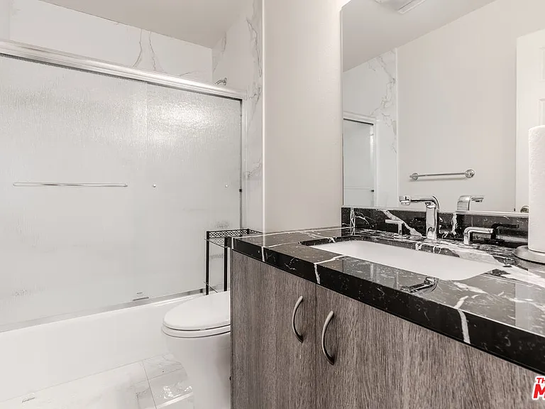 2637 Angelo Dr — Photo 45