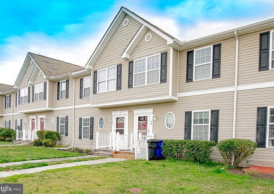 1st image of 72 Bay Hill Ln