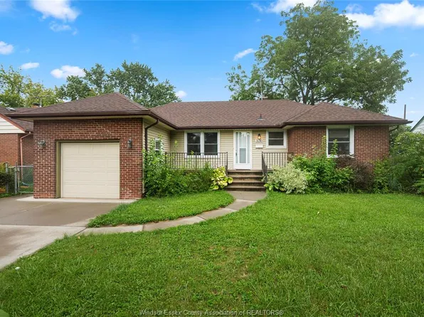 3130 Academy Dr, Windsor, ON N9E 2H4