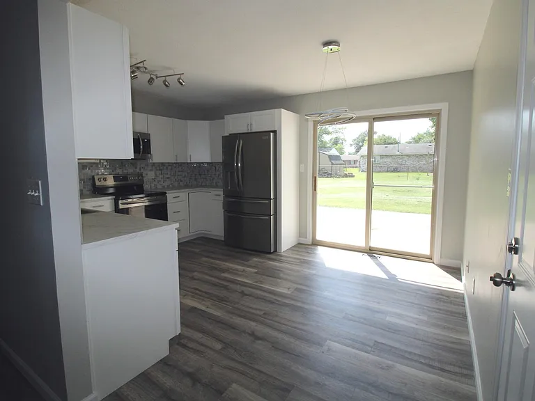 1529 Texas Dr — Photo 23