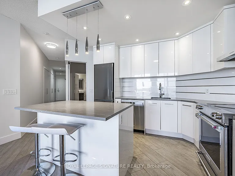 218 Queens Quay W #2303 — Photo 10
