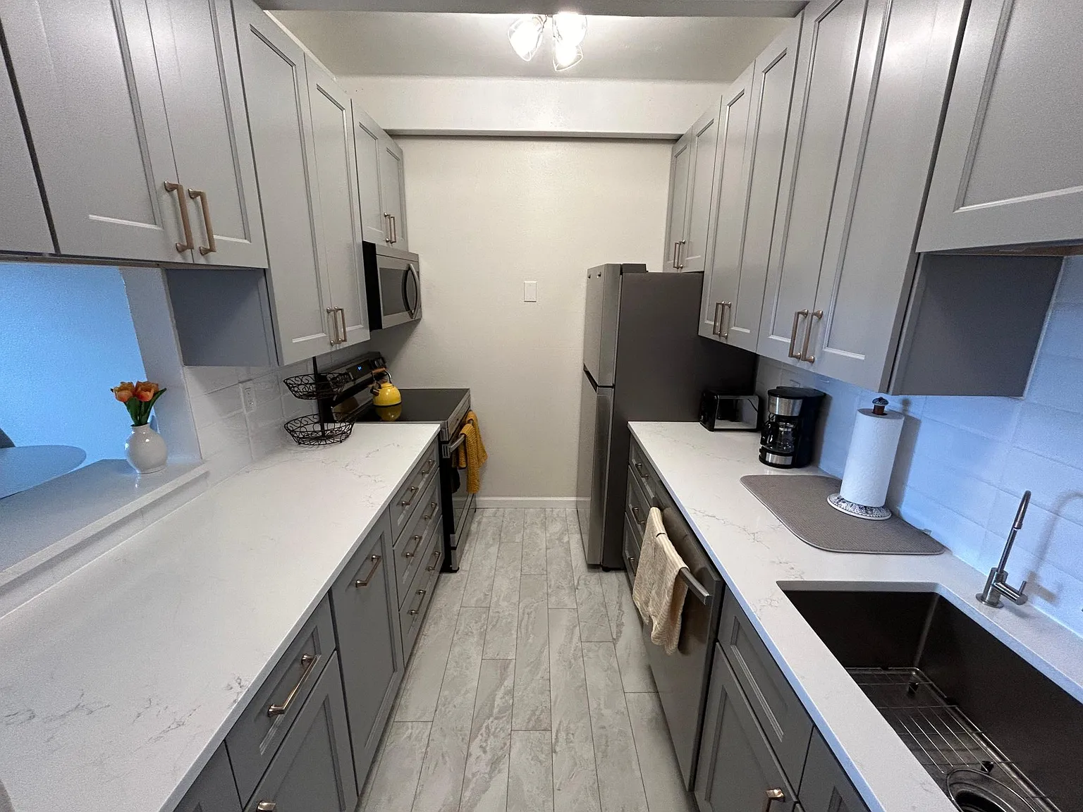 2 bed, 937 sqft, $2,099 — Photo 4