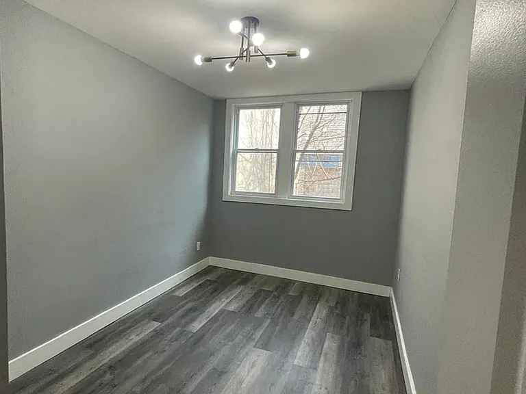 235 2nd St #202 — Photo 8
